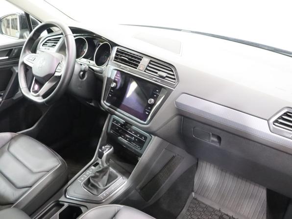 Volkswagen Tiguan II Рестайлинг с пробегом 2021 года, цена 2 950 000 рублей, 41105 км, внедорожник, Автокод Объявления