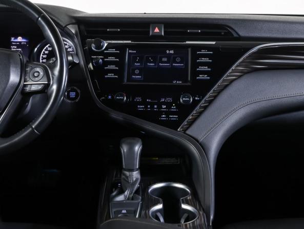 Toyota Camry VIII (XV70) с пробегом 2019 года, цена 2 890 000 рублей, 130802 км, седан, Автокод Объявления