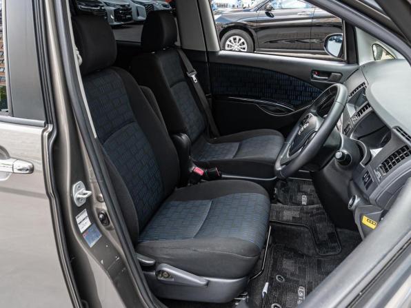 Toyota ISis I Рестайлинг с пробегом 2014 года, цена 1 420 000 рублей, 89004 км, компактвэн, Автокод Объявления