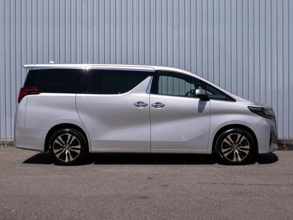 Toyota Alphard III Рестайлинг с пробегом 2019 года, цена 5 650 000 рублей, 142705 км, минивэн, Автокод Объявления