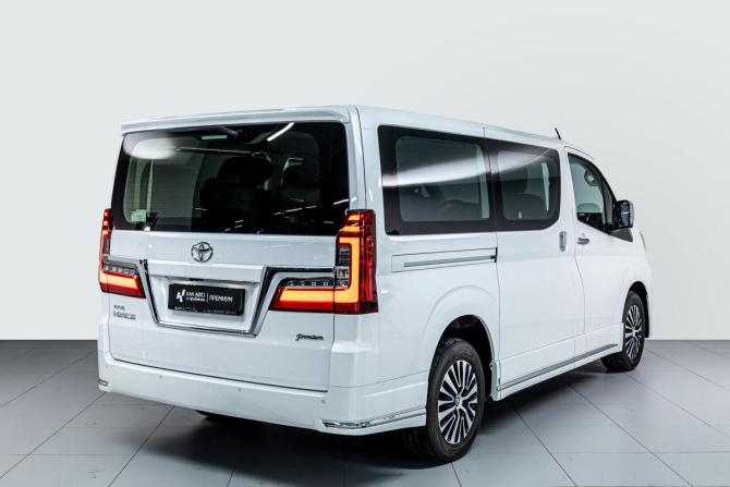 Toyota HiAce H300 с пробегом 2024 года, цена 11 900 000 рублей, 1500 км, минивэн, Автокод Объявления