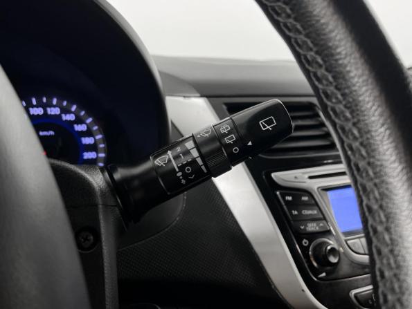 Hyundai Solaris I Рестайлинг с пробегом 2015 года, цена 675 000 рублей, 207726 км, хэтчбек, Автокод Объявления