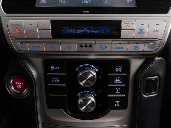 Toyota Land Cruiser Prado 150 Series Рестайлинг 2 с пробегом 2019 года, цена 5 879 000 рублей, 184028 км, внедорожник, Автокод Объявления