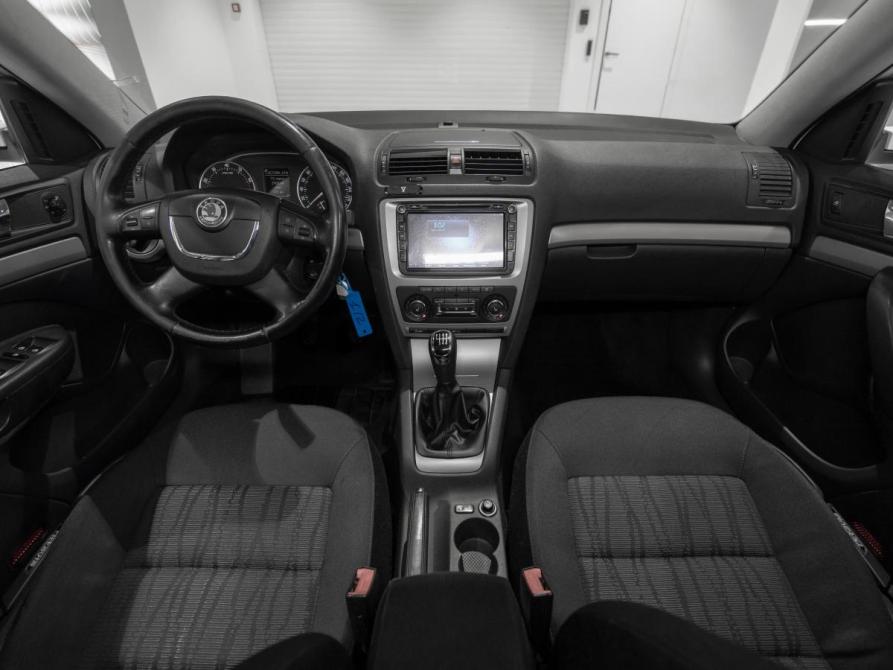 Skoda Octavia II (A5) Рестайлинг Москва  - изображение 8