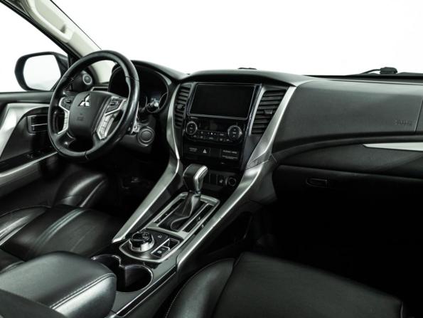 Mitsubishi Pajero Sport III с пробегом 2017 года, цена 3 099 585 рублей, 119000 км, внедорожник, Автокод Объявления
