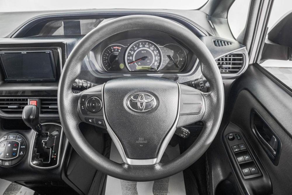 Toyota Voxy III (R80) Рестайлинг Барнаул  - изображение 14