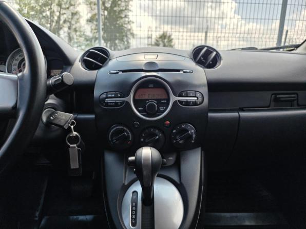 Mazda 2 II (DE) с пробегом 2009 года, цена 690 000 рублей, 92000 км, хэтчбек, Автокод Объявления