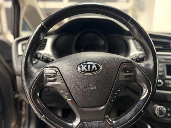 Kia Ceed II Рестайлинг с пробегом 2017 года, цена 1 339 000 рублей, 132689 км, универсал, Автокод Объявления
