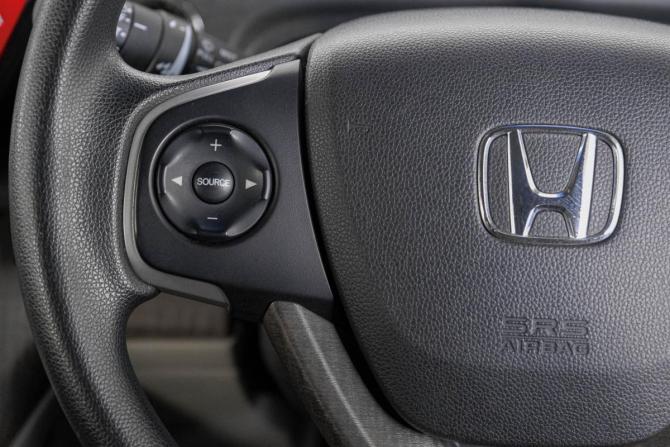 Honda Stepwgn V с пробегом 2015 года, цена 1 639 000 рублей, 180000 км, минивэн, Автокод Объявления