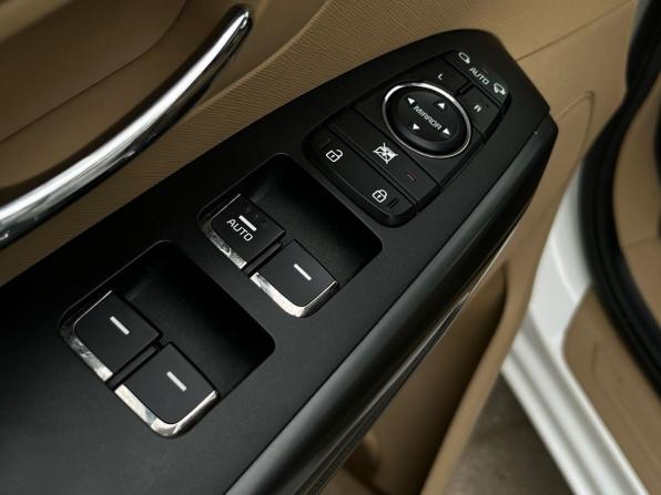 Kia Carnival III с пробегом 2018 года, цена 2 920 000 рублей, 115128 км, минивэн, Автокод Объявления