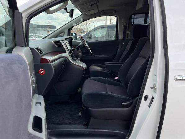 Toyota Vellfire I с пробегом 2008 года, цена 2 520 000 рублей, 171586 км, минивэн, Автокод Объявления