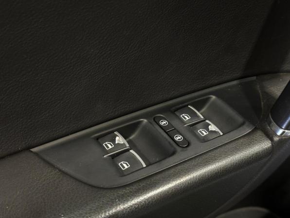 Volkswagen Touareg II Рестайлинг с пробегом 2015 года, цена 2 800 000 рублей, 265688 км, внедорожник, Автокод Объявления