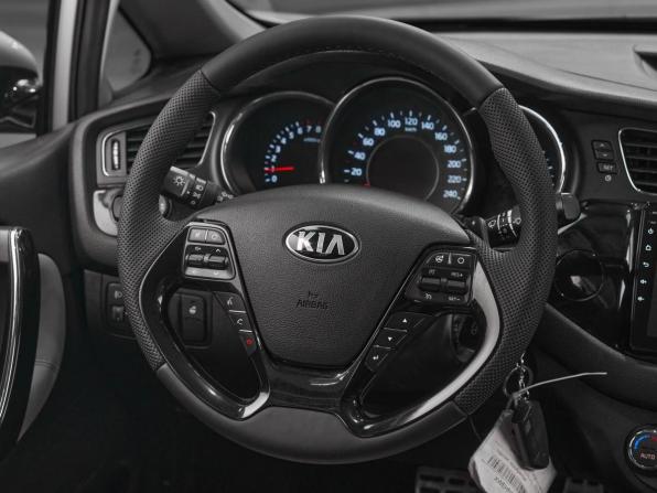 Kia Ceed II с пробегом 2013 года, цена 949 000 рублей, 171300 км, хэтчбек, Автокод Объявления