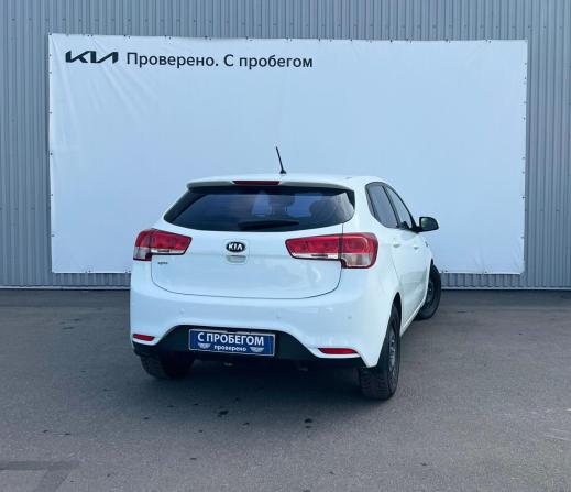 Kia Rio III Рестайлинг с пробегом 2015 года, цена 1 120 000 рублей, 135000 км, хэтчбек, Автокод Объявления