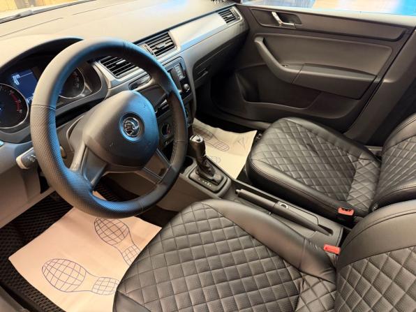 Skoda Rapid I с пробегом 2017 года, цена 888 000 рублей, 193810 км, лифтбек, Автокод Объявления