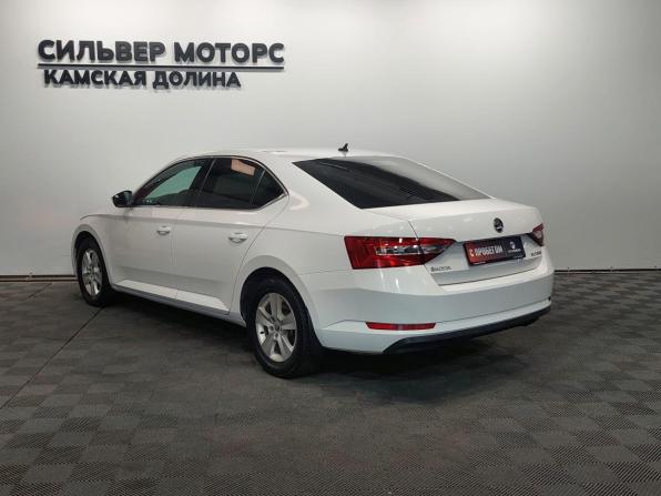 Skoda Superb III с пробегом 2016 года, цена 1 640 000 рублей, 147000 км, лифтбек, Автокод Объявления