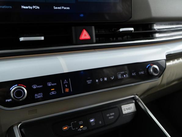 Kia Carnival IV Рестайлинг с пробегом 2026 года, цена 9 295 055 рублей, 23 км, минивэн, Автокод Объявления