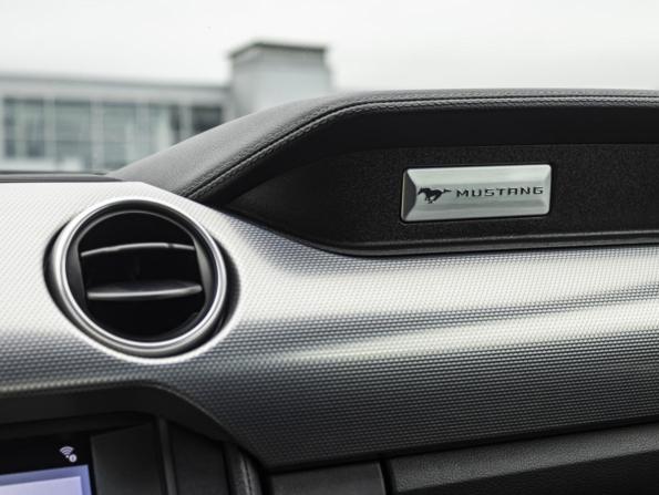 Ford Mustang VI Рестайлинг с пробегом 2019 года, цена 2 950 000 рублей, 71057 км, купе, Автокод Объявления