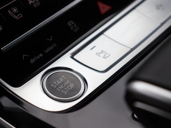 Audi A8 IV (D5) с пробегом 2021 года, цена 6 999 000 рублей, 97535 км, седан, Автокод Объявления