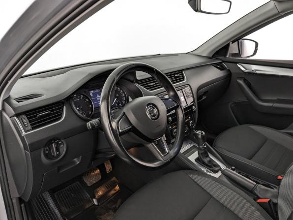 Skoda Octavia III (A7) Рестайлинг с пробегом 2017 года, цена 1 920 000 рублей, 63777 км, лифтбек, Автокод Объявления