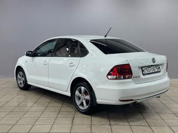 Volkswagen Polo V Рестайлинг с пробегом 2015 года, цена 670 000 рублей, 274705 км, седан, Автокод Объявления