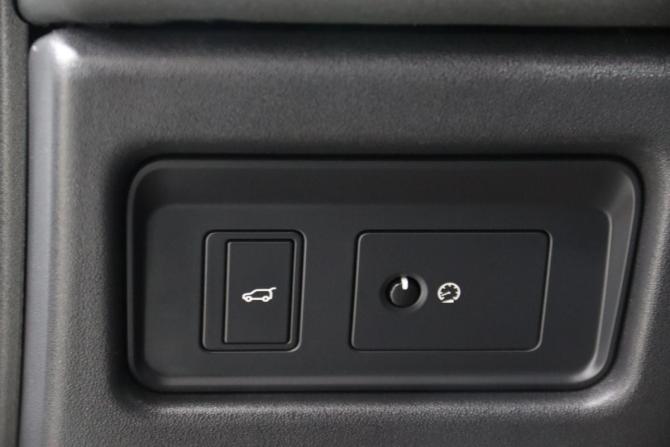 Land Rover Discovery Sport I с пробегом 2018 года, цена 2 395 950 рублей, 134195 км, внедорожник, Автокод Объявления