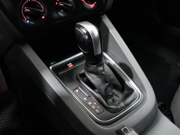 Volkswagen Jetta VI Рестайлинг с пробегом 2015 года, цена 1 122 000 рублей, 205000 км, седан, Автокод Объявления