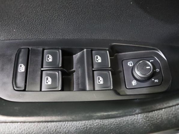 Skoda Karoq I Рестайлинг с пробегом 2024 года, цена 2 979 000 рублей, 63457 км, внедорожник, Автокод Объявления