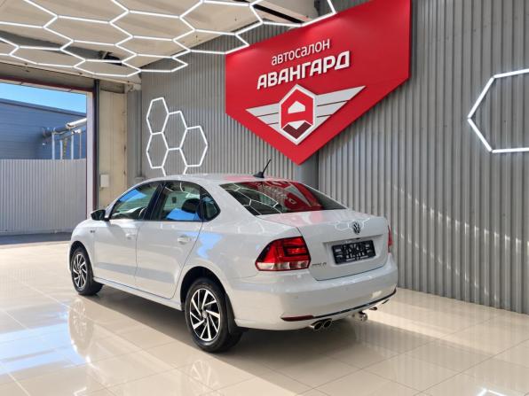 Volkswagen Polo V Рестайлинг с пробегом 2018 года, цена 1 010 000 рублей, 257359 км, седан, Автокод Объявления