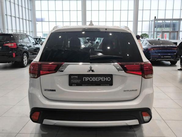 Mitsubishi Outlander III Рестайлинг 2 с пробегом 2018 года, цена 2 015 000 рублей, 128265 км, внедорожник, Автокод Объявления