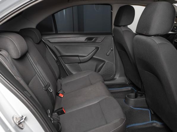 Skoda Rapid I с пробегом 2015 года, цена 1 299 000 рублей, 90300 км, лифтбек, Автокод Объявления