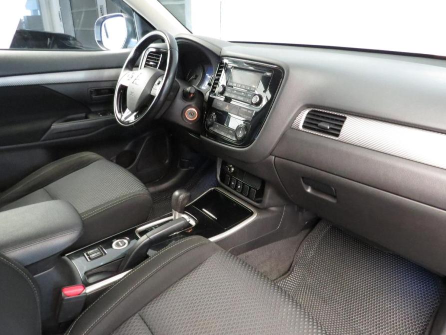 Mitsubishi Outlander III Рестайлинг 2 Санкт-Петербург  - изображение 5