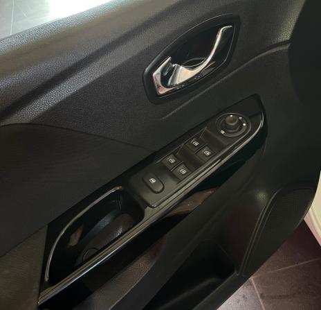 Renault Kaptur I с пробегом 2018 года, цена 1 280 000 рублей, 98400 км, внедорожник, Автокод Объявления
