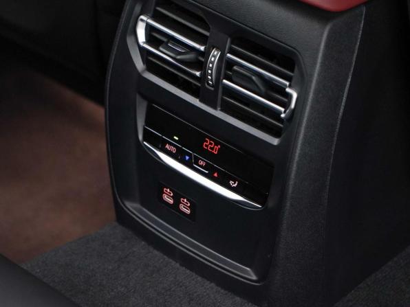BMW 3 серии VII (G2x) Рестайлинг с пробегом 2024 года, цена 5 499 077 рублей, 7598 км, седан, Автокод Объявления