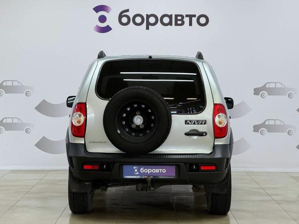 Chevrolet Niva I Рестайлинг с пробегом 2018 года, цена 819 000 рублей, 103390 км, внедорожник, Автокод Объявления