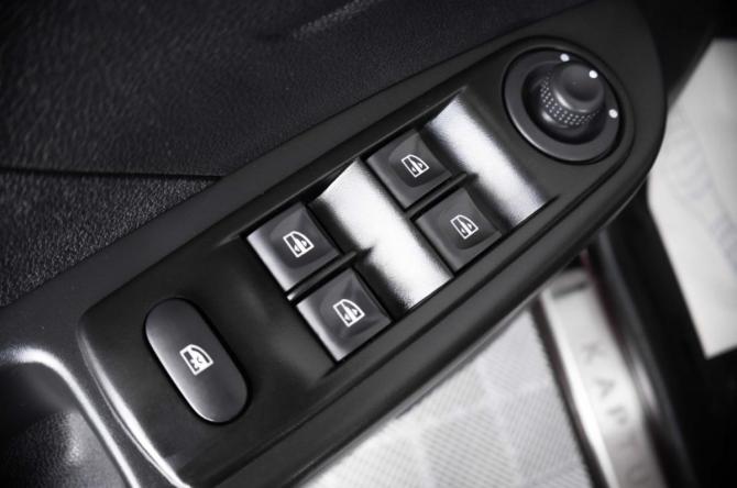 Renault Kaptur I с пробегом 2018 года, цена 1 159 000 рублей, 171593 км, внедорожник, Автокод Объявления