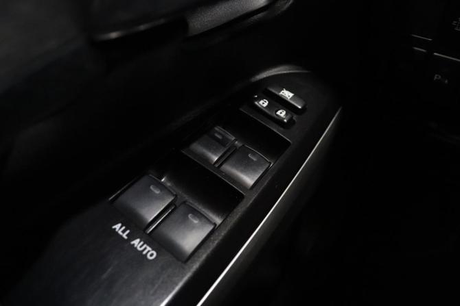Toyota Land Cruiser 200 Series Рестайлинг 2 с пробегом 2017 года, цена 8 185 000 рублей, 136663 км, внедорожник, Автокод Объявления