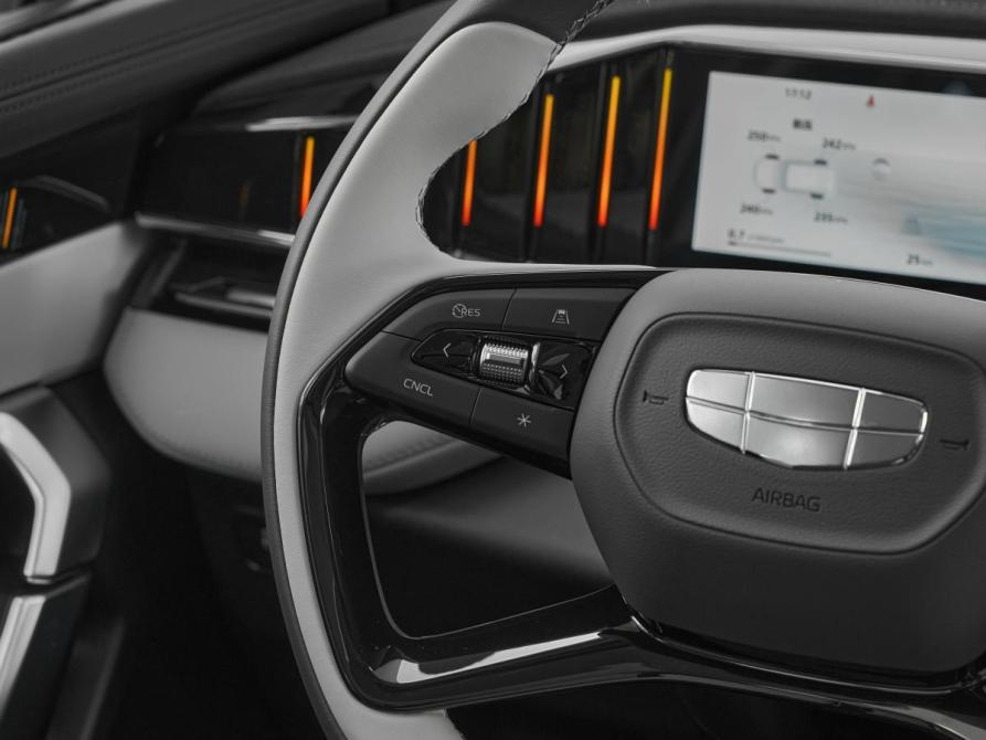 Geely Atlas II Москва  - изображение 12
