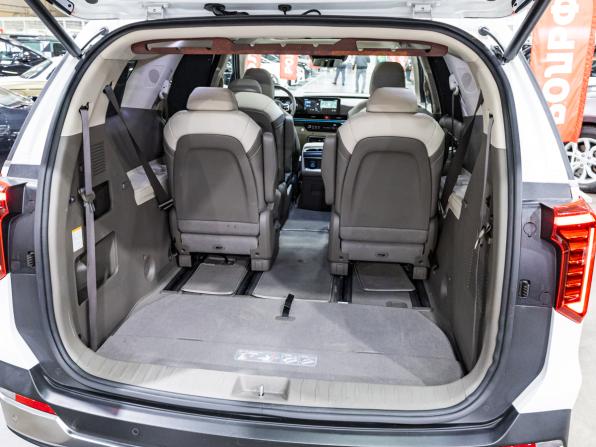 Kia Carnival IV Рестайлинг с пробегом 2024 года, цена 5 899 700 рублей, 32546 км, минивэн, Автокод Объявления