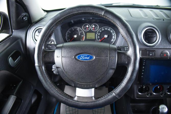 Ford Fusion I Рестайлинг с пробегом 2007 года, цена 399 000 рублей, 214000 км, хэтчбек, Автокод Объявления