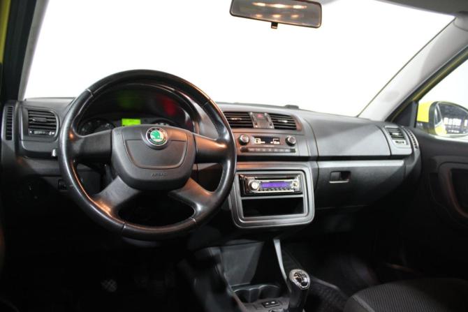 Skoda Fabia II Рестайлинг с пробегом 2010 года, цена 625 000 рублей, 141000 км, хэтчбек, Автокод Объявления