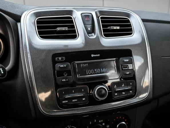 Renault Sandero II Рестайлинг с пробегом 2019 года, цена 1 099 000 рублей, 88553 км, хэтчбек, Автокод Объявления