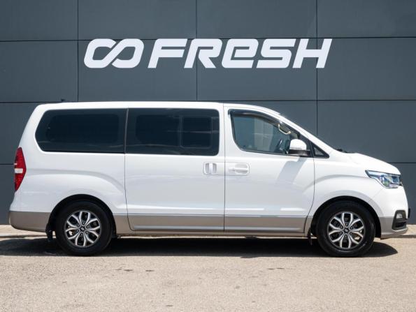 Hyundai H-1 II Рестайлинг 2 с пробегом 2021 года, цена 3 830 000 рублей, 96309 км, минивэн, Автокод Объявления