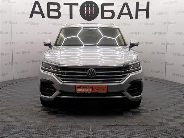 Volkswagen Touareg III с пробегом 2019 года, цена 3 600 000 рублей, 233000 км, внедорожник, Автокод Объявления