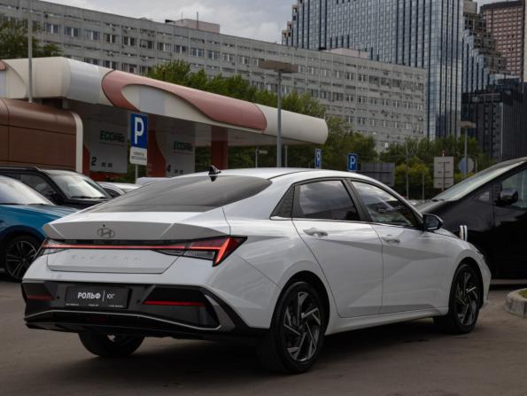 Hyundai Elantra VII (CN7) Рестайлинг с пробегом 2023 года, цена 2 028 000 рублей, 21326 км, седан, Автокод Объявления