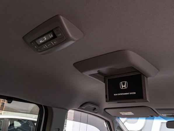 Honda Stepwgn V с пробегом 2015 года, цена 1 870 000 рублей, 116758 км, минивэн, Автокод Объявления