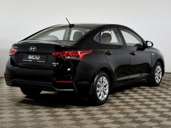Hyundai Solaris II с пробегом 2017 года, цена 1 198 000 рублей, 131005 км, седан, Автокод Объявления