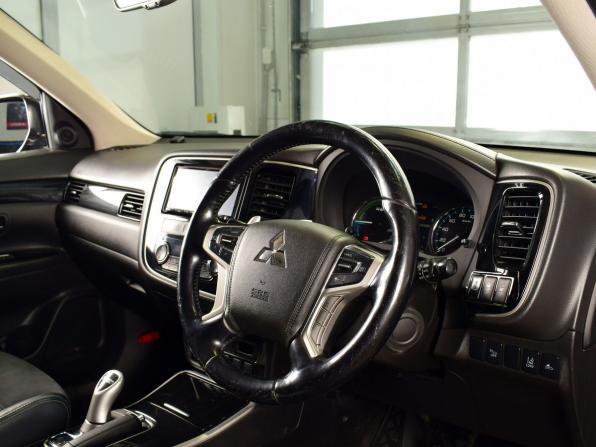 Mitsubishi Outlander III Рестайлинг 2 с пробегом 2015 года, цена 2 099 999 рублей, 120884 км, внедорожник, Автокод Объявления