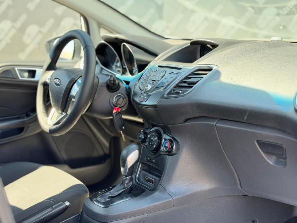 Ford Fiesta Mk6 Рестайлинг с пробегом 2015 года, цена 820 000 рублей, 137400 км, седан, Автокод Объявления