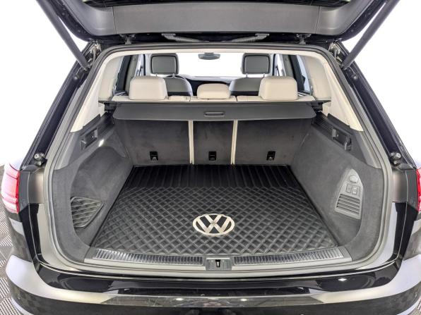 Volkswagen Touareg III с пробегом 2019 года, цена 5 480 000 рублей, 107016 км, внедорожник, Автокод Объявления